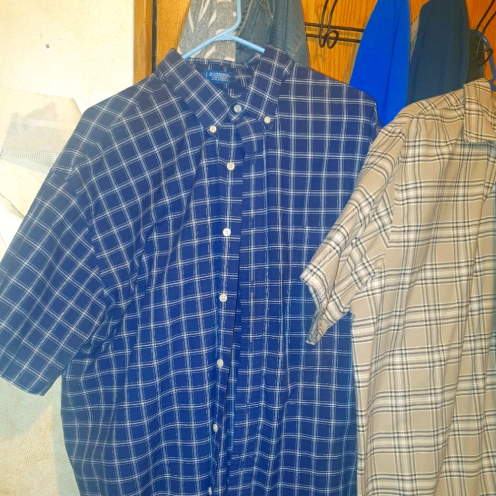 2 short sleeve dress shirts button up